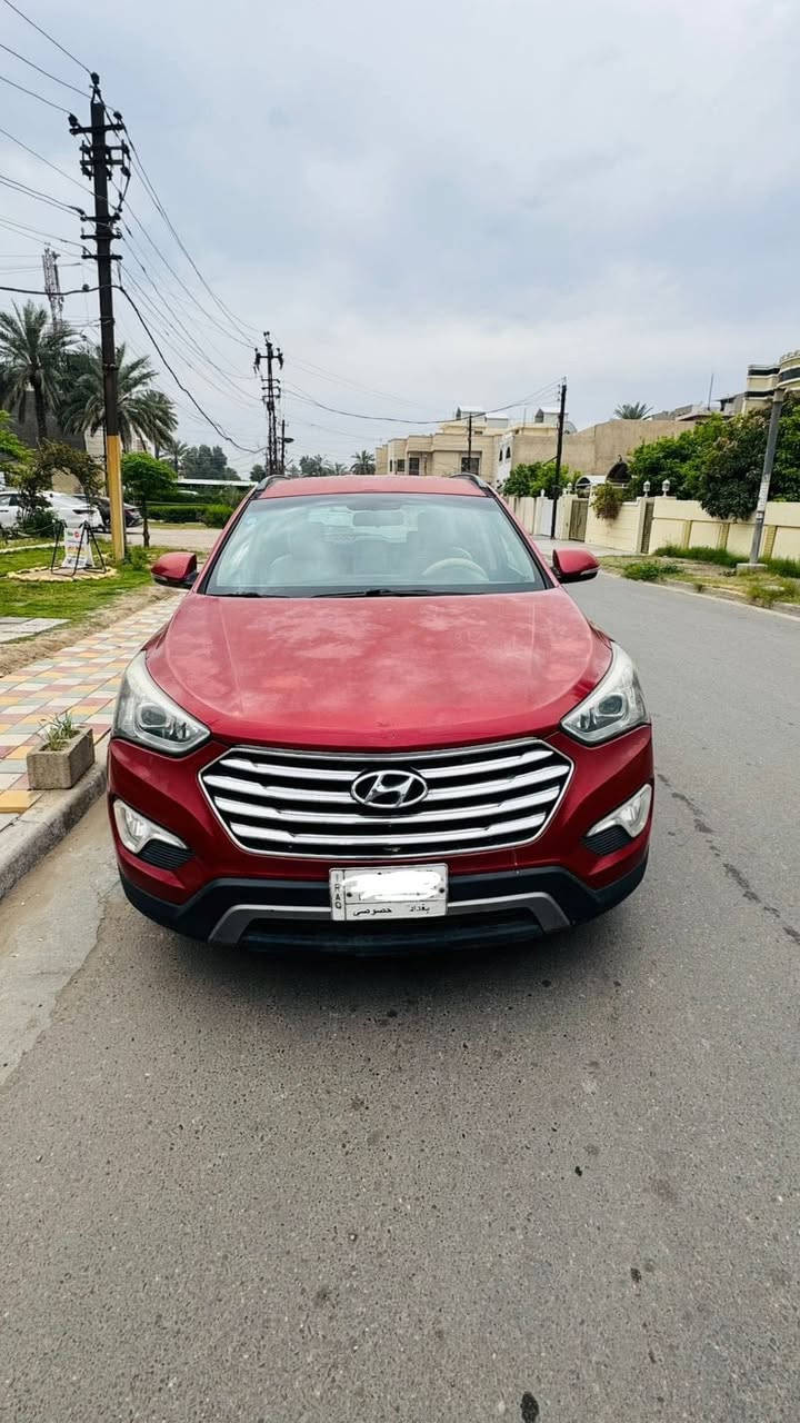 السلام عليكم 
سنتافيا 2014 خليجي 
محرك 3300
ماشيه 210000
قطعتين تبريد 
7 راكب 
رقم بغداد 
السعر 15000 وبيها مجال بسيط 
للتواصل ***********
