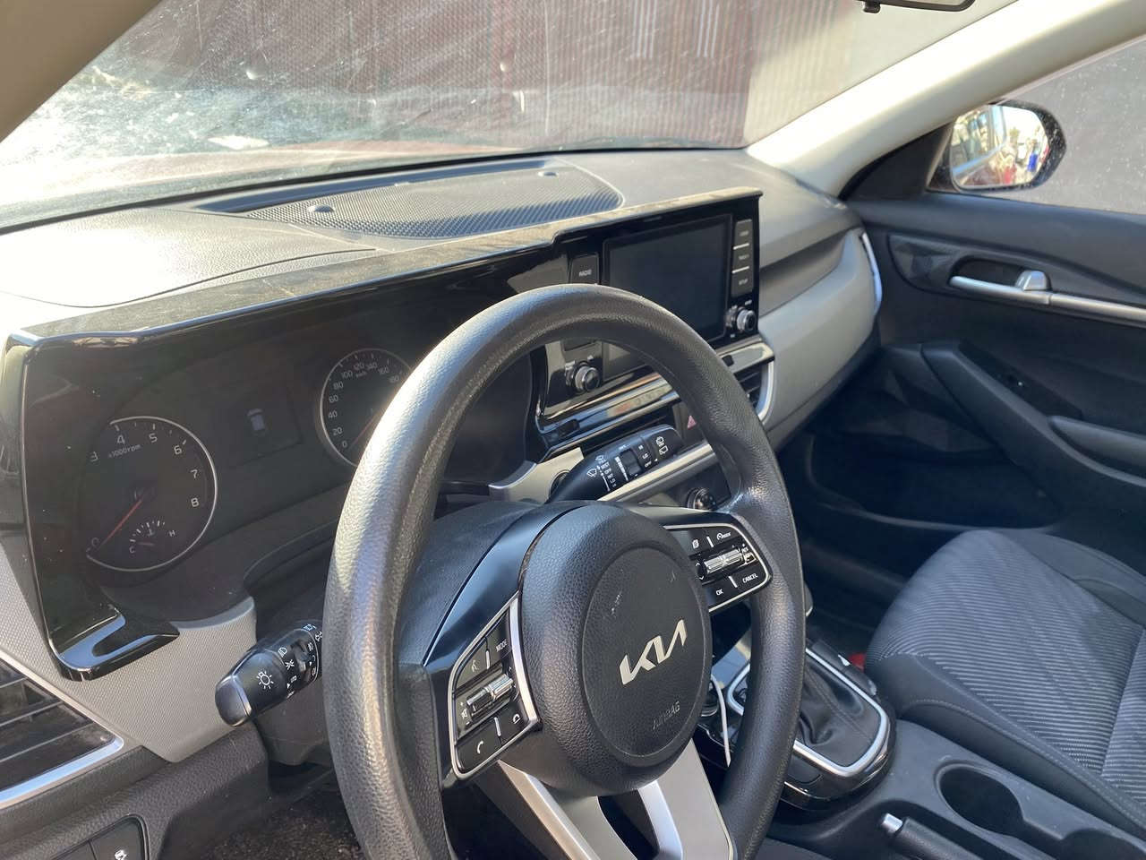 سلام عليكم اللبيع مستعجل كيا سلتوز ٢٠٢٣ رقم دولي تحويل مباشر بسمي سياره خليجيه صار حادث ب بغداد جاملغ خلفي صبغ وباب وشويه من باب السايق ماشيه ٢٦ سياره جديد محرك ١٦٠٠ دوش السعر ب ١٣٢ بي مجال كلش بصيط الشراي ينتصل ويدلل ***********
