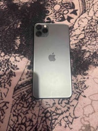 جهاز iPhone 11 Pro Max  ذاكره 256 بطاريه 90 بلادي  تك  الجهاز كله نضيف...