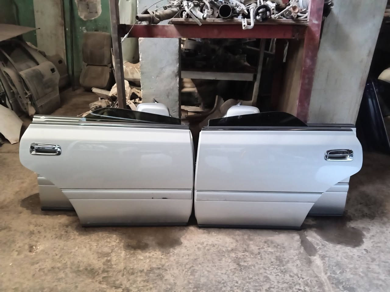 السلام عليكم لبيع أبواب مال راس الثور مال ياباني حاويه جديد ***********
