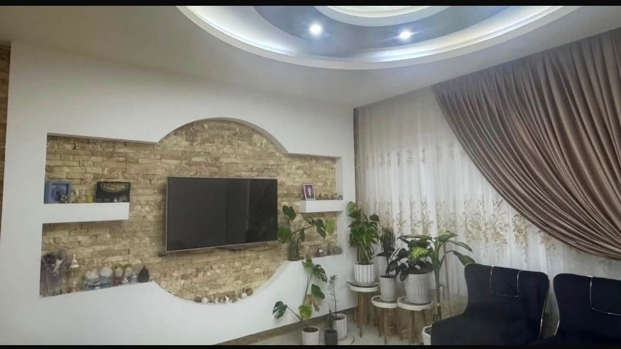 بيت في الوند ستي ١٨٠ م
غرفتين مع استقبال 

وصاله داخليه 

سقف مغربي

جدار مغربي 

كاونتر اسپاني 

البيت عليه قرض ٧٥،٠٠٠،٠٠٠ مليون مصرف العقاري

تدفع كل شهر ٤١٧،٠٠٠ 

السعر الكلي للبيع  

السعر الكلي للبيع ١٤٥،٠٠٠،٠٠٠ 

تدفعلي نقد ٧٠،٠٠٠،٠٠٠ مليون نقد والباقي اقصات

اني مكلف بالنشر 
اتصل ع الرقم *********** 
رجاءاً إذا مو شراي لا تتصل
