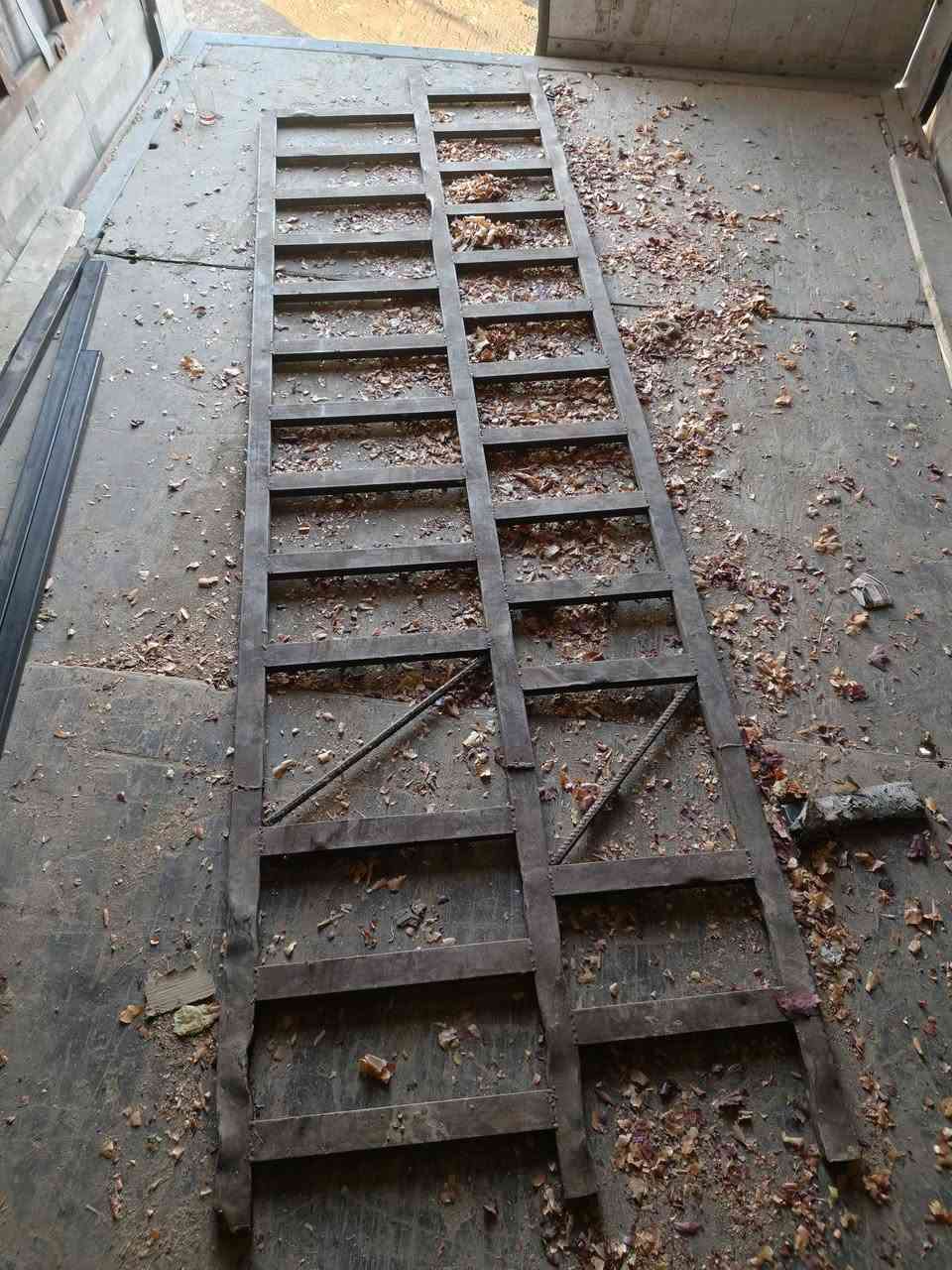 سلام عليكم محجر حافظة ارتفاع 90 سانتيم العدد 8 نضاف جدد بعده للبيع مكان واسط الدبوني رقم ***********
