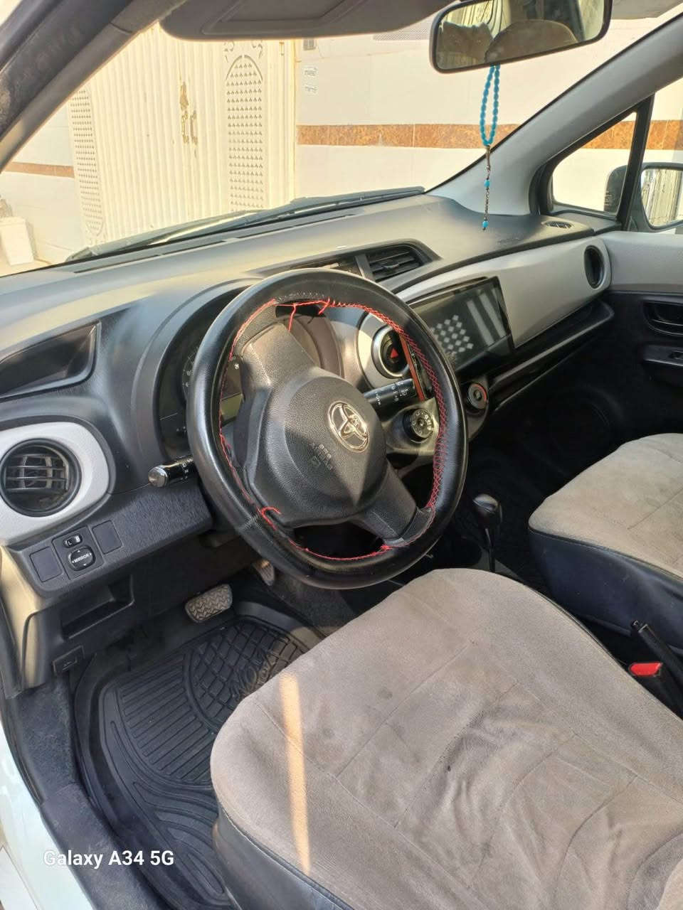 تۆیۆتا یارس
مودیل 2014
سەیارەکی نوی و بیمەسرەف و اقتیسادیە
پیش و پشتی توند و تۆلە
بەناوی خۆمانە 
پارچەک و نیو سبوغی هەیە لەگەل ٢ شوینی بچوک ساردەکوتە 
بی ژۆری بی ئیرباگە
سعری  94 گەلا و کەمیک معامەلە
رەقەم تەلەفۆنی ساحیب سەیارە 
(0750-477-23-40) أربيل, العراق
