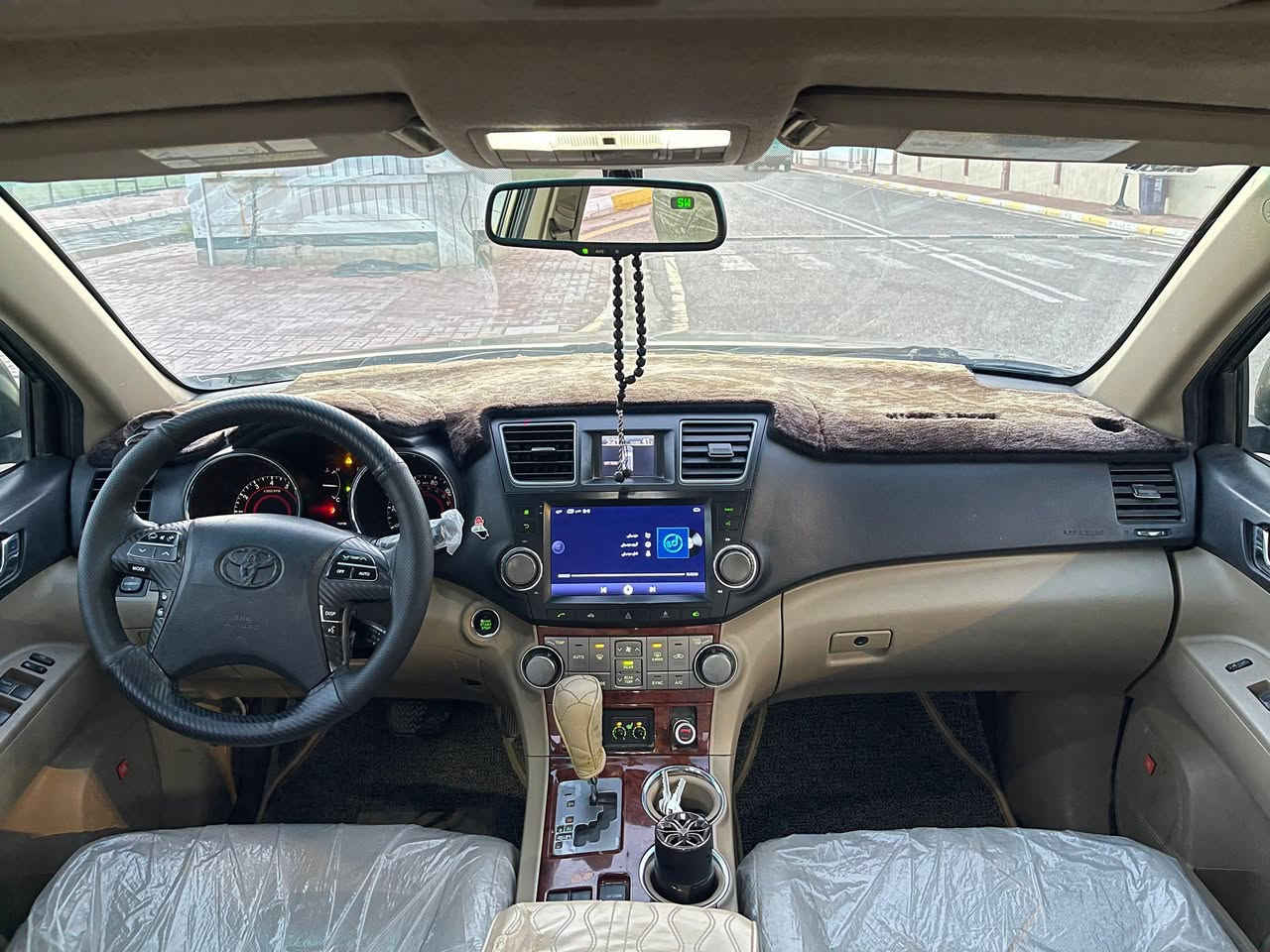 السلام عليكم ورحمة الله وبركاته 

للبيع تويوتا هايلندر 2011 
رقم مميز 
سياره مكفوله من الصبغ والضربه 
بيه بارد جاملغ أمامي يمين 
مكان السياره الانبار رمادي 
السعر ( 185 )  $ 

***********

مكلف بالنشر التواصل على رقم صاحب السياره
