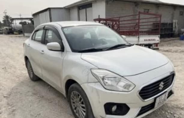 السلام عليكم...
سوزوكي دزاير 2018 خليجي…..
بدون حادث ماعدا طخه بسيطة موجودة صورتها…
ماشية ٦٠كيلو
السيارة فول ….
رقم بغداد الجديد باسمي…
السعر/٨٨ وبيها مجال بسيط…..

رقم الهاتف***********
بغداد…
