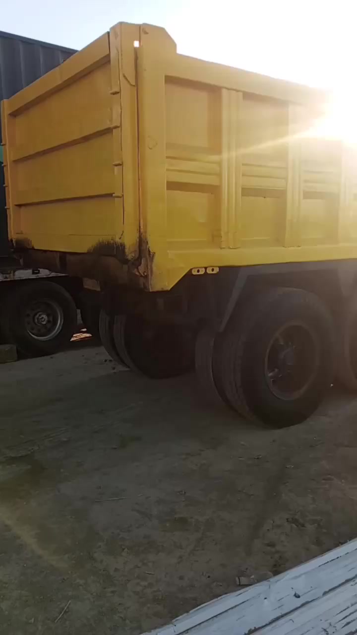 سلام عليكم فالفو للبيع موديل82سعر16مليون وبيها مجال مكاني واسط الصويره ***********
