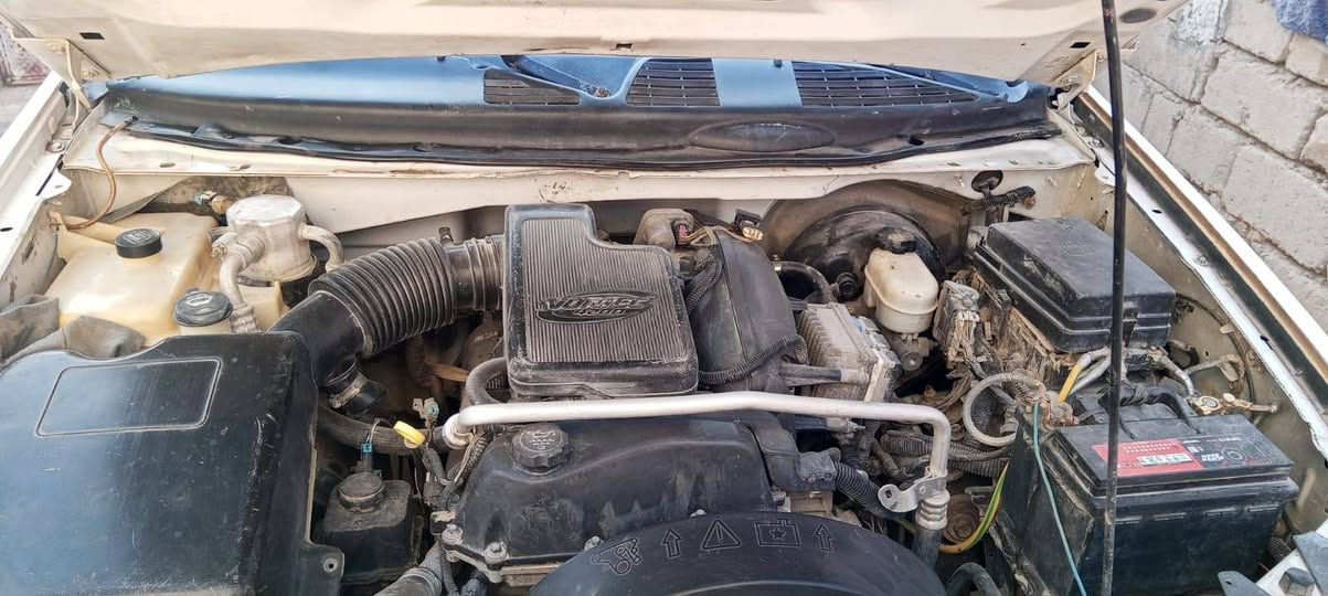 اسلام عليكم..  السعر /50/ ورقه. 
بلايزر 2005 مال مزاد وزارة الداخلية بيهه كتاب من الدوله 
السياره خير من الله.. مكان السياره.. بصره الزبير.. 
.. الهاتف.. ***********.....  .. وبيهه مجال حك الجيه..
