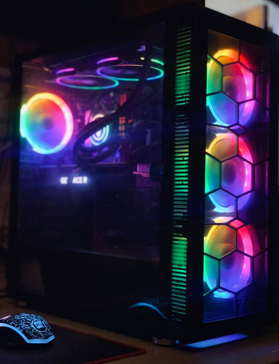 شباب سيت اب كامل براندات حلوه و مواصفات احترافيه للبيع او مراوس مع ايفون 17 برو ماكس 

نجي للكيس :-

CPU - INTEL CORE I5 13400F 

GPU - RTX 4070 12G OC GALAX 

RAM - 32GB (16*2) 3200MHZ DDR4  

CPU COOLER - FANTECH 240ML RGB مائي

MB - ASUS B660MK 

HARD - NVME M.2 512G + SSD 1TB

PSU - 750W FANTECH

CASE - FANTECH CG82 4FAN RGB

---------------

الملحقات :-

شاشه - MSI 180HZ 27 INCH FHD IPS 

ماوس كيمنك RGB

كيبورد كيمنك RGB

ماوس باد BLOODY

------------------------------------

السعر مليون و 800 كامل السيت اب 

مكاني بغداد ما عندي توصيل


**إذا كنت صاحب هذا الإعلان وتريد حذفه لأي سبب، رجاءا أرسل رسالة إلى الدعم الفني**