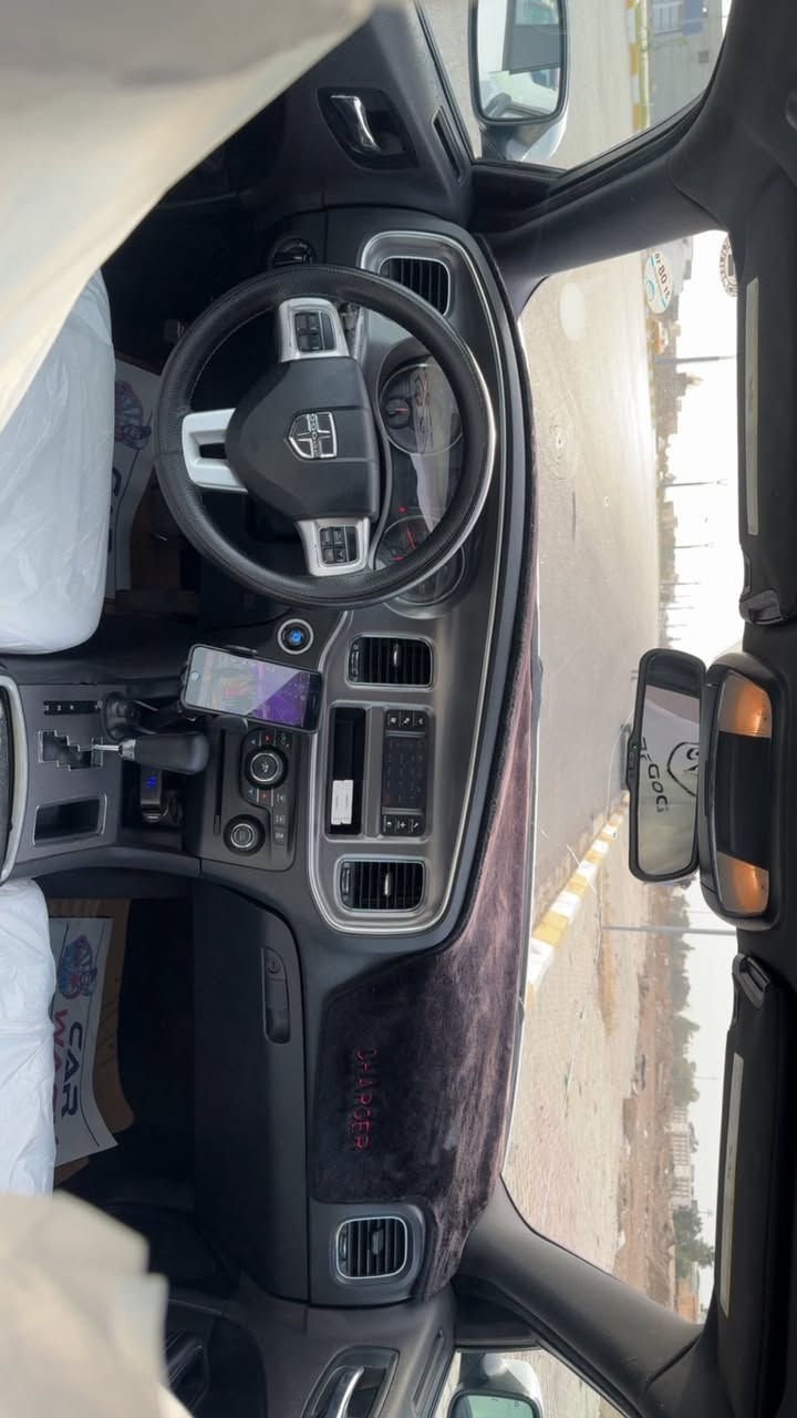 جارجر 2013 رقم اربيل دولي
كير مكينه حداديه منضومه تبريد خير من الله 
مكان السياره كركوك 
بيها مكانات صبغ 
السعر 130 وبيها مجال بسيط 
للاستفسار اتصل 
***********
