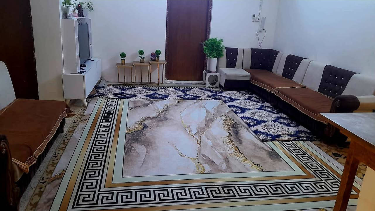 السلام عليكم دار للبيع 250 متر سامراء حي الافراز حرف T رقم العقار 3388 بدون تحفظ بناء 2008 غرفتين نوم البيت حلو ينسكن مو تفليش  ومكانة هم حلو 
للاستفسار الاتصال على ***********
أو زورونا على مكتب المميز للوساطة العقارية حولي المثنى بالشهداء مقابل الجبيرية الثالثة مجاور  صيدليه جوهرة المدينة
