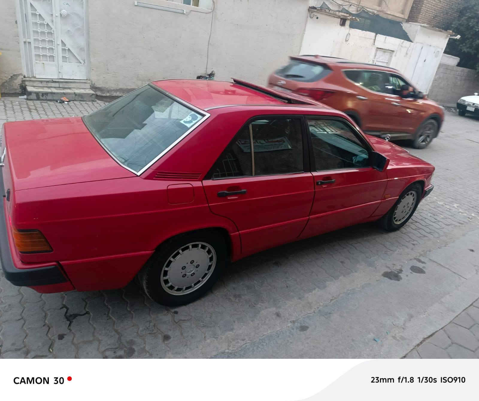 السلام عليكم للبيع مارسدس 190  سيارة كلها بلادي صبغ جماليه فقط كير مكينة وكير مكفول لاتبخير ولاتنقيص  داخل جلد مكينة 6 سلندر صدر جديد  
رقم بغداد دولي 
السعر 68 
***********
