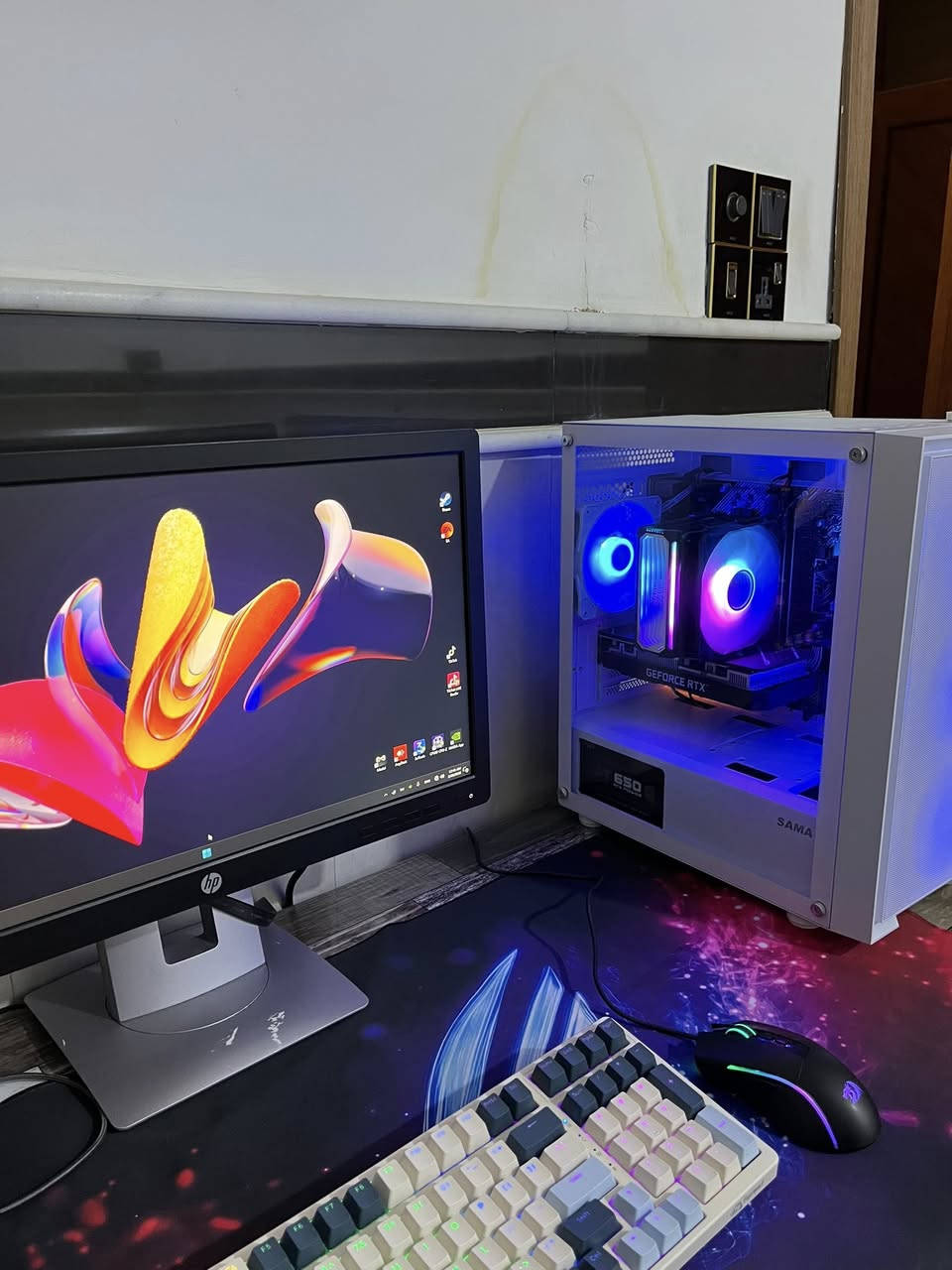 السلام عليكم pc مع المحلقات كامله للبيع
***********

كارت RTX 3050 6GB

هارد 1T

معالج i5-10KF

رامات 16GB 2666 MT/s

تبريد هوائي

ماوس ريد دراجون

كيبورد فري ولف

شاشه HP

سماعات

ماوس باد

الحاسبه ماملعوب بيها وجديده ماصارلها كم شهر من تجميعها 

شرط حته اسلمها الك هيه والكارتون

سعر 850 الف وبيها مجال 

مكاني : بابل / حله / قرب جسر بته

***********
