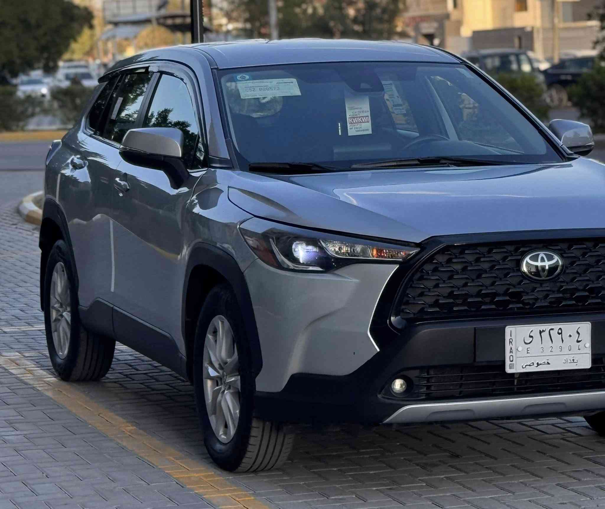 السلام عليكم 
تويوتا كورولا كروس LE ياباني اصلي 2022 بانزين فقط ✅
رقم بغداد بأسمنه تحويل مباشر 
ماشيه 78 كيلو فقط استخدام على ايد وحده 
وارد امريكي حادث كلش خفيف بدون ايرباك  
بارد حافه الجاملغ الامامي و صبغ شبر بحافه البنيد 
وصور الحادث موجوده بدون لغد و شاصي 
باقي السياره كفاله عامه وضع شركه 

رقم الشاصي : 7MUCAABG3NV002152

مواصفات LE : ✅
( محرك 2000 ، شاشه كبيره ، كامرا دواره ، تحكمات استيرن ، كشنات هيتر ، استيرن هيتر ، جام هيتر ، 4 ويل ، بصمه تشغيل و ابواب ، رادار امامي و خلفي وجانبي ، اطفاء ذاتي ، لايتات زنون اوتو ، قطعتين تبريد ، شاشه اعطال ، مانع تزحلق ، اوتو هولد سايد بريك بصمه ، كروس سرعه ) 
وباقي المواصفات المعروفه 

السعر : 155 وبيها مجال بسيط 
العنوان : بغداد / الكرخ / حي الحسين 
الهاتف : *********** ( متوفر واتساب ) ❇️
