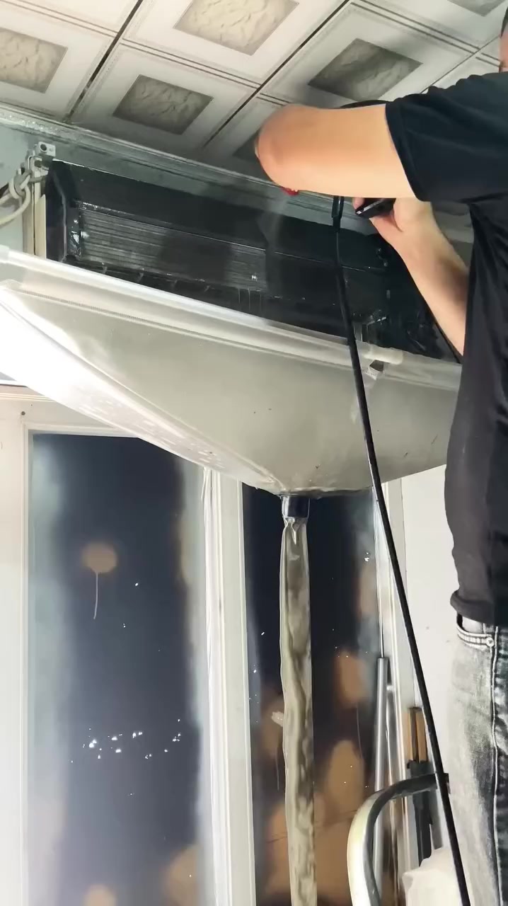 تنظيف المكيف صار أسهل من قبل 😍

مع كيس تنظيف مكيف الهواء لن تتسخ الجدران أو الأرضية بعد اليوم.

ركّبه خلال ثواني وسيجمع كل الماء والأوساخ أثناء التنظيف.

خرطوم تصريف طويل يوجه الماء مباشرة إلى الدلو.

مثالي لتنظيف المكيف في المنزل بدون فني.

يأتيك قطعتين بسعر قطعة واحدة 🔥

حل بسيط وذكي لتنظيف المكيف بسرعة وبدون فوضى.
 #عيدالفطر #personaldata #eidmubarak #Eid


**إذا كنت صاحب هذا الإعلان وتريد حذفه لأي سبب، رجاءا أرسل رسالة إلى الدعم الفني**