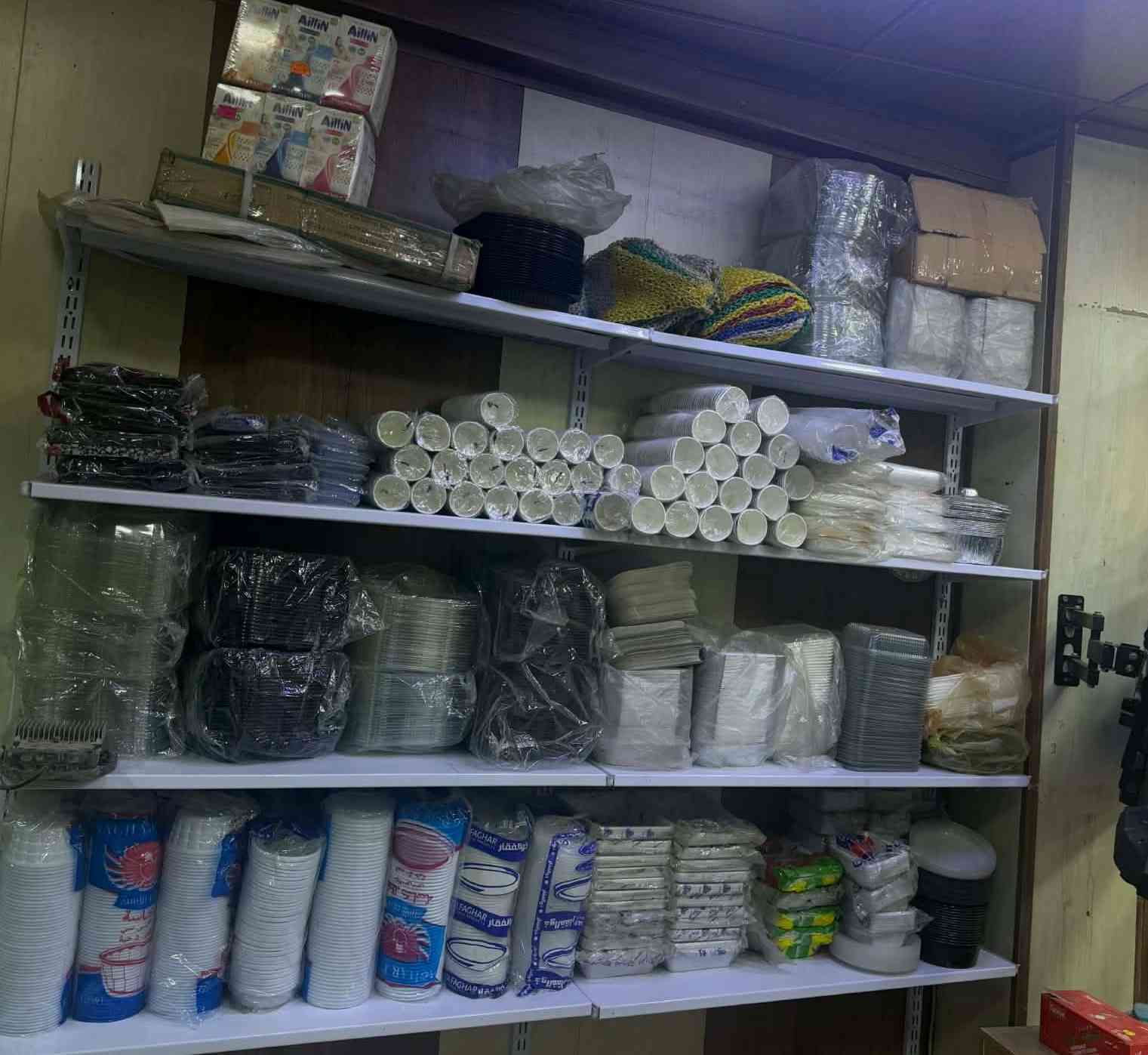 للسكائر 🚬 - والكرتات - وسفري بانواعها 🍽️
- فحم - كلينكس 🧻- اكياس بانواعه 🛍️

توصيل متوفر مجاني داخل الحريه الاولى - والثانيه - والثالثه :
تواصل على رقم -*********** واتس اب او اتصال
