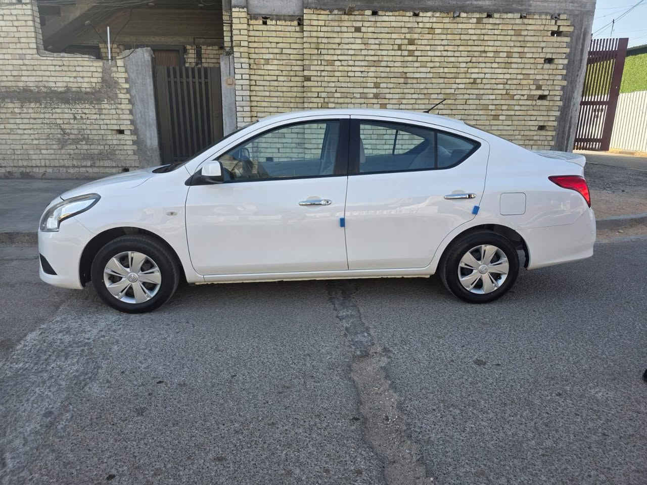 السلام عليكم نيسان سني هندي 2019 لون ابيض/ بيها تبديل جاملغ امامي او باب امامي جهت يمنى او باب خلفي بيها صبغ نصه / كير أوتوماتيك السياره جاهزه السعر 97 ورقه الاتصال *********** رقم اربيل
