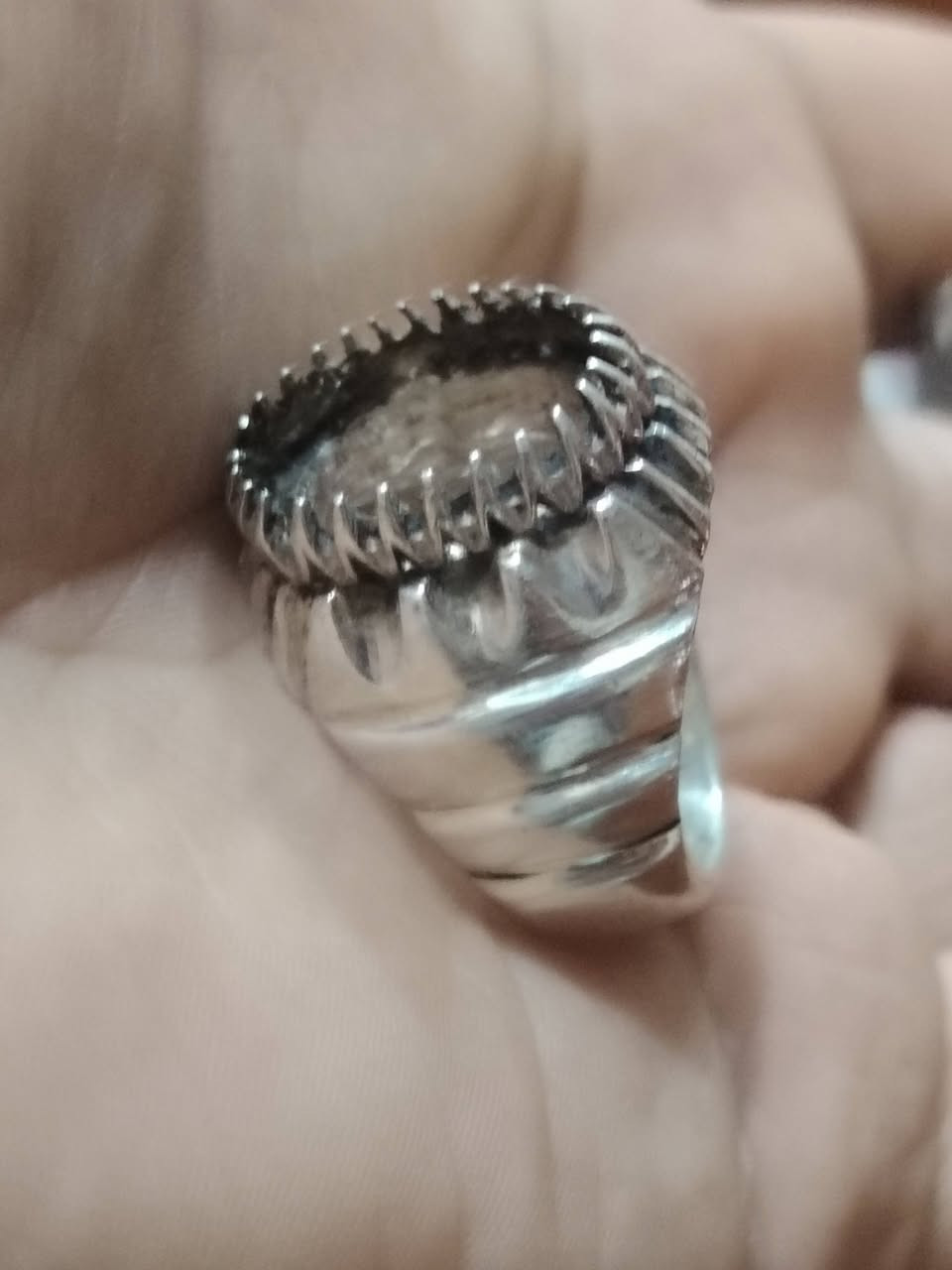 ٣ صياغات  ثقيله و خاتم  النجمه
ما ابيع كسر ذني تخلي الحجر وتلبس مو مال صهر
سعر الغرام 4500 قفل إذا ماعجبك السعر اعبر المنشور


**إذا كنت صاحب هذا الإعلان وتريد حذفه لأي سبب، رجاءا أرسل رسالة إلى الدعم الفني**