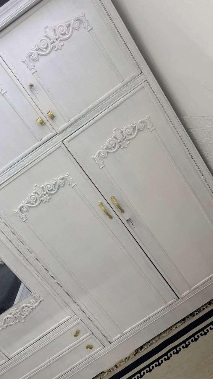 كنتور 6 ابواب للبيع العرض ٣ مترات ونص والارتفاع مترين العمق ٥٠ سم كبير جداً نظافة ١٠٠٪؜ عراقي مصبوغ صبغ مال اخشاب ابيض 
العنوان / الكاظمية 
السعر / ٣٧٠ وبي مجال للشراي صدك 
التواصل خاص


**إذا كنت صاحب هذا الإعلان وتريد حذفه لأي سبب، رجاءا أرسل رسالة إلى الدعم الفني**