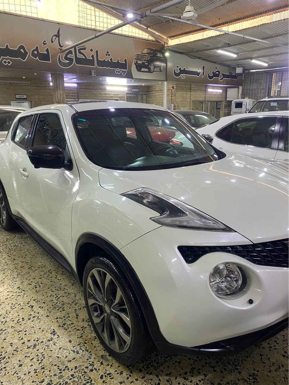 نيسان جوكى موديل 2018 شه ركه مو هند سه ياره يه كى زور جوانو نويه فوول فول مواسه فاتى توربويه سه ياره كه 117هه زار رؤيشتيه سه ياره كه يه ك بست قه له م كارى هه يه قويه كى له ده ركه ى يشت سه ياقى هه يه لاى بنى سه ياره كه
داواى 113 ره قه ى ده كه م كه مى مه جال
*********** أربيل, العراق
