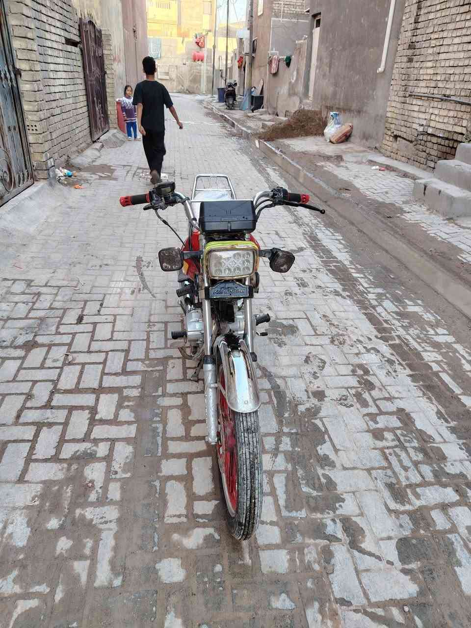 دراجه سونيك موديل 23 للبيع دراجه كامله عوسها بس  فقط كهربائياته كلها شغاله اوراق كامله مكانه بغداد مدينه الصدر السعر 400 وبيها مجال ***********
