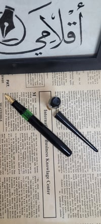 توفر قلم تروبين الماني الصنع غير مستخدم نهائيا بالعلبة مع تطوالة مكتب ...