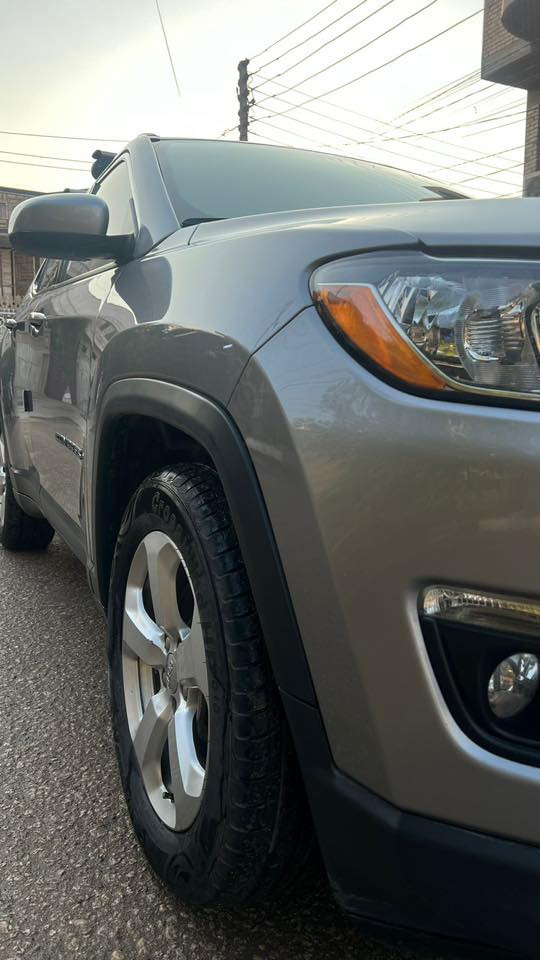 جيب كومباس موديل 18 فول مواصفات ماعدا البانوراما حادثه بابين امبدله اصلي نفس اللون ماشية 91 كم للاتصال على الرقم ***********
