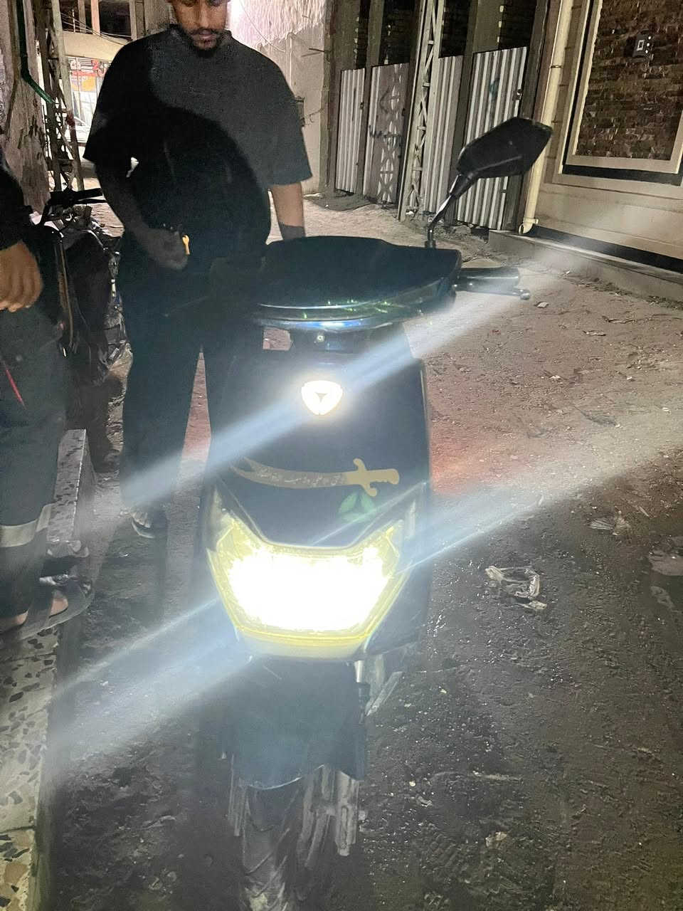 ‏دراجة شحن فول مواصفات موجودة في الزبير الدراجة موجود وياها بصمات اثنين موجود وياها أم رايات دراجة هذه الجديدة سعر ٧٥٠
رقم ***********
