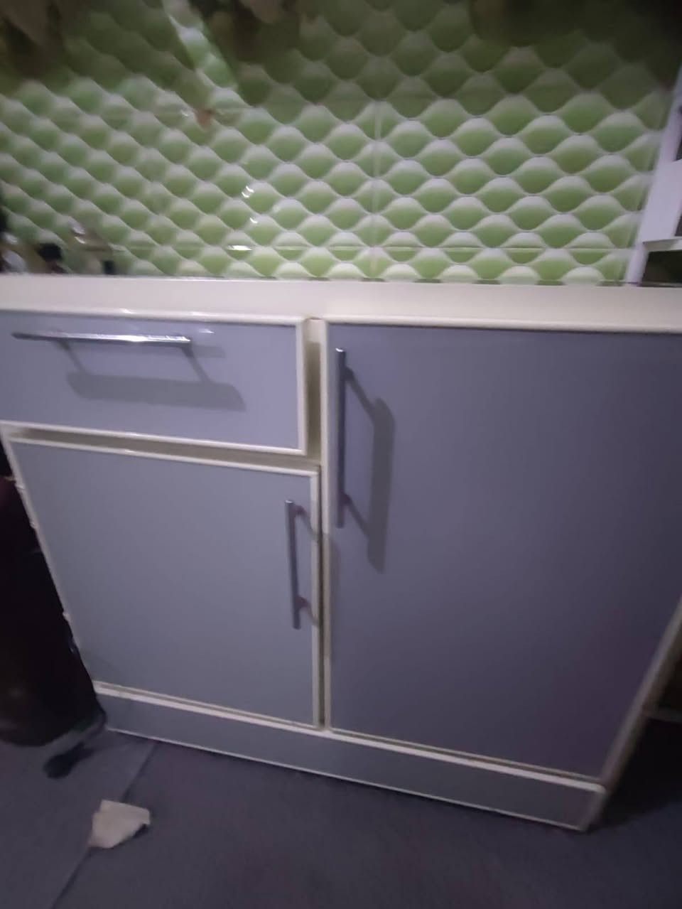 كاونتر تسكام نظيف كلش طابقين الطول متر السعر 80 مع مجال بسيط العنوان كربلاء حي الميلاد ***********
