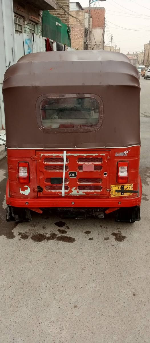 تكتك للبيع موديل 2018شهر 11بيه  معجون صفحه اليسره كد شبر اذا أكثر ترجع والدوسات معمره فقط والمحرك بي بكن تنزل فلوس تجفيت البكن السعر 6ملايبن ***********بغداد الشعب
