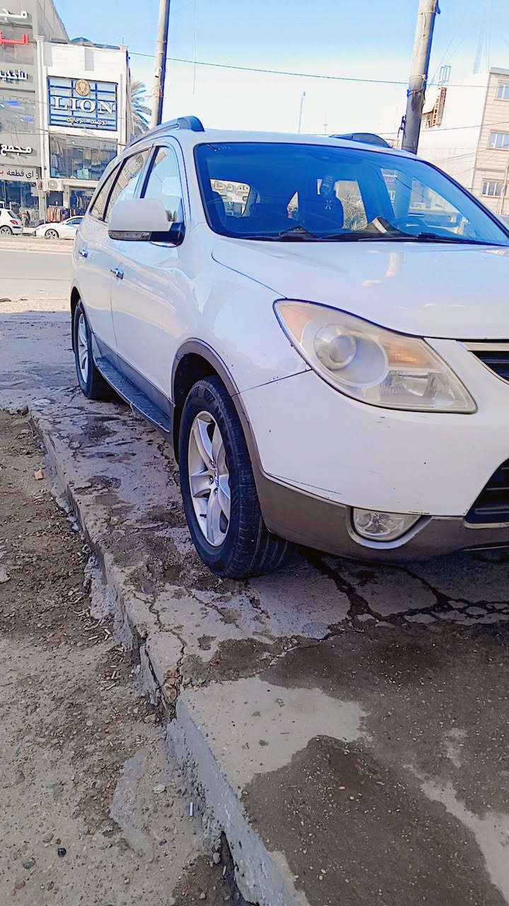 السلام عليكم للبيع هوندا فيريكوز خليجي سياره مقفوله فول مواصفات فتحه بصمه ابواب خزن ميموري ككشنات كهربائي سبعه راكب حساسات خلفيه موديل 2010 وباسمي السياره تحويل مباشر السعر 130وبيهه مجال *********** ابو حسين
