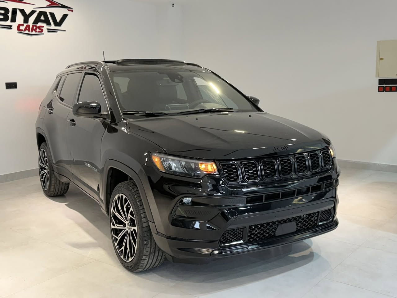 سعر_مناسب_جدا
جيب كومباس٢٠٢٥ ليمتد،  

ماشية: ٢٠ مايل 

وارد امريكي بيها قطعتين صبغ  جملوغ وربع بنيد

حادثها کلش خفیف وباقی کفالە بشرط .. 

🟪ســعــر167$ ورقة

مواصفات 

كير اوتوماتيك، سكان يحتوي على رادار، دبل إكـسل 4x4

محرك 4سلندر،

كاميرا خلفية - كاميرات 360 درجة - حساسات

تبريد وتسخين للكوشنات بصمة - شاشة - مراية برادارتحكم أوتوماتيكي بدرجة حرارة التبريد والتدفئة لايت زينون - سكان بيه هيتـرسيستم أيفون ،، رادار أمامي - رادار خلفي - رادار المرايارادار تحديد خطوط الشارع ،، لايت زينون - لايت LEDسكان بيه هيتـر - نظام أيفون ،، شغال - دبل 4x4 - رادار و بعد هوایە مواصفات .. 

العنوان دهوك

للاستفسار 

***********

***********
