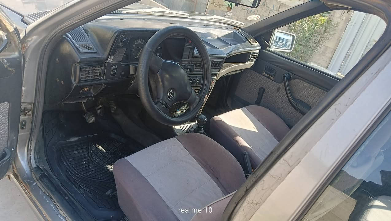 السلام عليكم كاديت صندوك موديل 1991 سنويه جديده لي 2029 رقم نينوى كابون بانزين بيها  الكتروني تخذ صوره محرك 16 نضيف كير نضيف شرط التحويل بتري جديد طخم وره كدام نضيف دوشمه جديده مكان السياره الموصل الجانب الايسر حي التاميم. السعر (22) البيع بل نقد فقط بل نقد فقط لتوصل ***********.  ((السعر)) ((22))
***********
