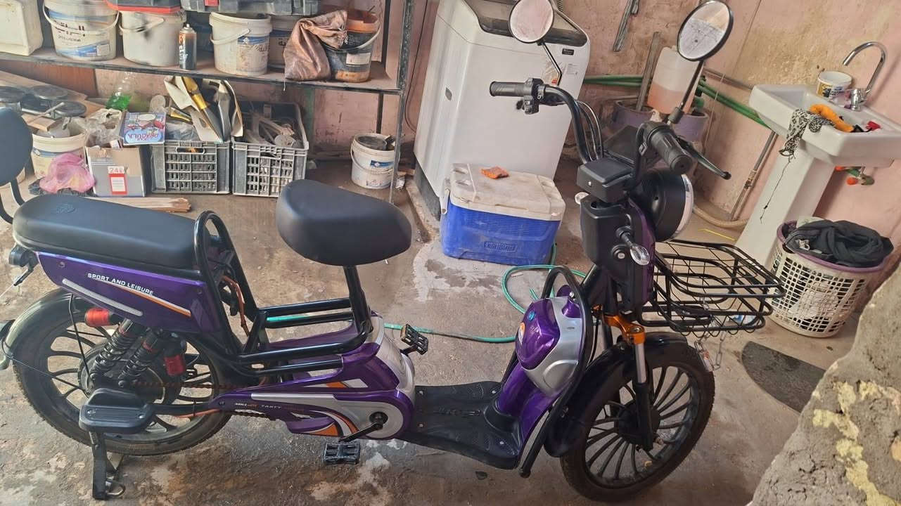 سلام عليكم للبيع جديد ماناقصه شي بي بطاريات كله شغال 250وبي مجال مكاني كربلاء


**إذا كنت صاحب هذا الإعلان وتريد حذفه لأي سبب، رجاءا أرسل رسالة إلى الدعم الفني**