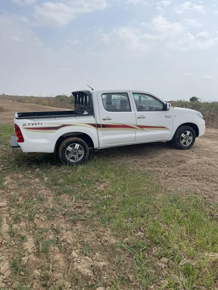 سلام عليكم فلاونزه لبيع مكفوله عام لبيع ومرؤوس موديل ٢٠١٠ شاصي ١٩ كويتي رقم بصره لماني شرط تحويل عنوان رفاعي ***********
