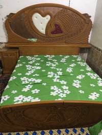 چرباية مع كومديات ٢ وزاوية تسگام للبيع السعر ٢٠٠  ٠٧٨٢١٢٧٥٧٨٠