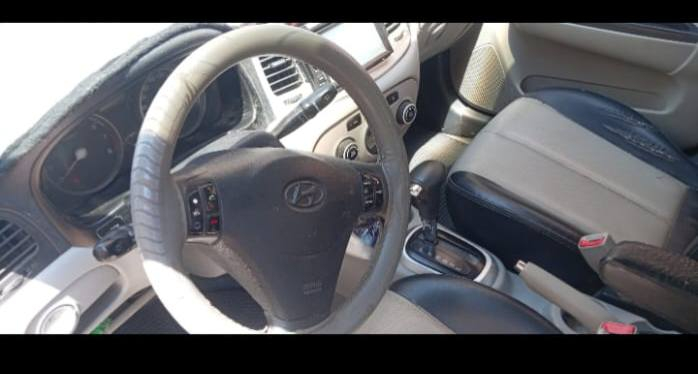 اكسنت فيرنا ٢٠١٠
محرك ١٦٠٠
محرك خير من الله
منظومة تبريد جديده
تخم تاير جديد 
باتري جديد
كهربائيا كله شغاله 
لايوجد خاص فقط اتصال 
واتساب او رقم ***********

 السعر ٨٢وبيها مجال
