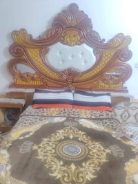 للبيع غرفه اخشاب السعر 250 . 07800689112