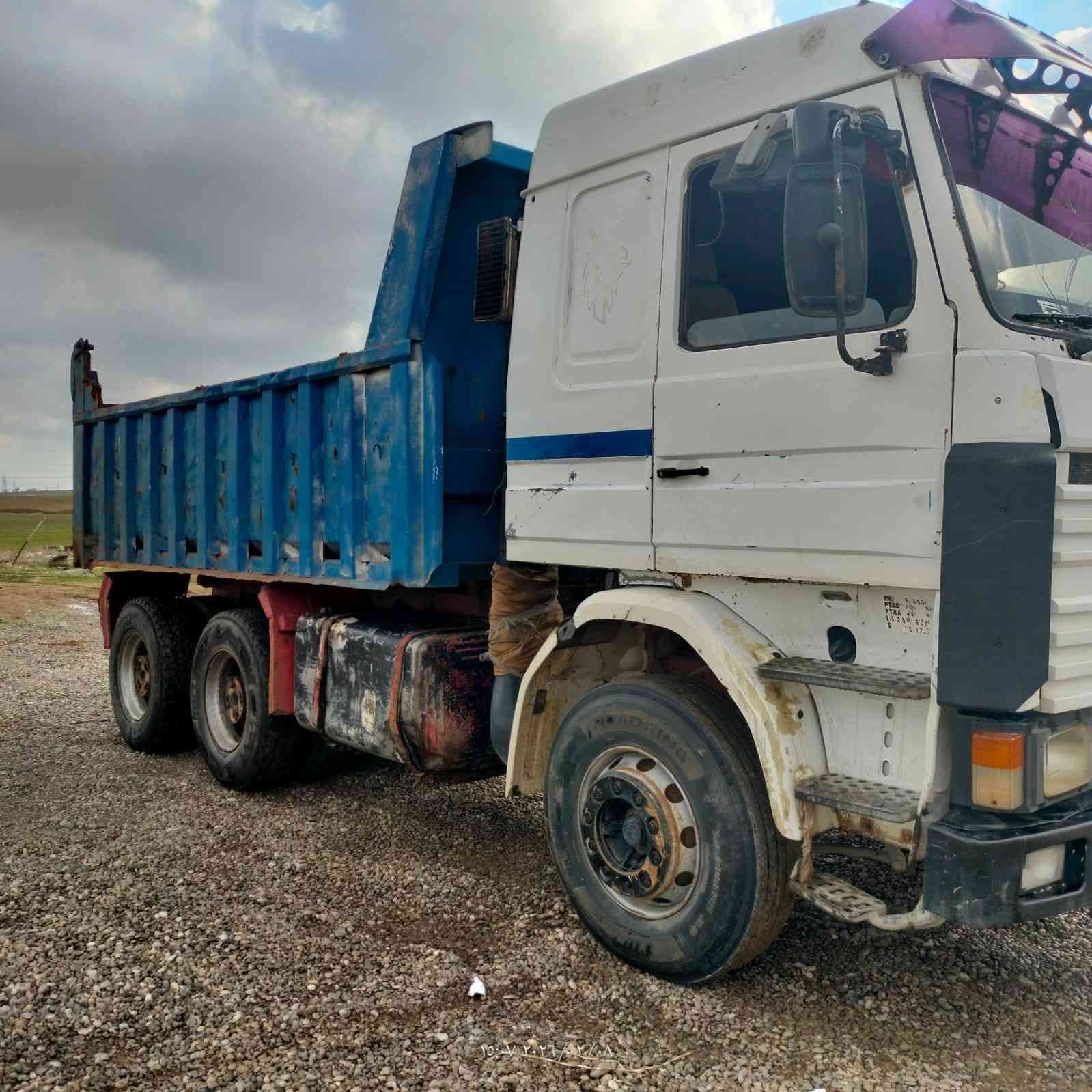 السلام عليكم
ميكنه ثنعش ونص كير 5/5 مكينه تنقص شي قيل 
مجموعه برينه سكانيا بالسنويه راس تريله صهريج 
رقم انبار صاحبه الشرعي موجود شرط التحويل 
*********** مكان السياره جنوب الموصل 
السعر 110
