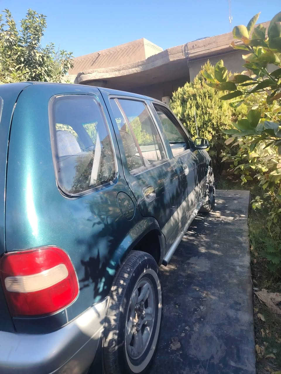 السلام عليكم
كيه سبورتج موديل 91

4 سلندر --2000 c

ادامه جديده نوزلات غرف احتراق

بيها خيط بخار 
يرادلها ترتيب بطاين 

صرف ماكو 

سنويه ل 29 

ب اسمي تحويل مباشر

كير اوتو

مسكر

كهربائيات كلها شغاله

سنتر لوك 

سياره خير من الله مالت جناي 

بدون ضربه مصبوغه عام

مكانها بغداد المشاهده قرب منشاة نصر

سعر 39

***********
