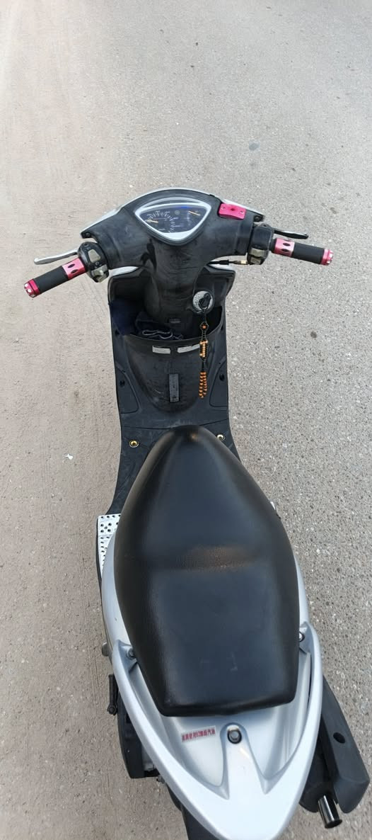 السلام عليكم شباب دراجة عدلة خير من الله نكرة سلف بهة تزويدات خارجي الدراجة تفحصهة وين ما يعجبك من مكينة من كفرات من كلشي مكاني سماوة مركز متواجد وتساب ***********سعر اخو البلاش950بيهة مجال الغراض البلادي موجودة الدراجة حاوية
