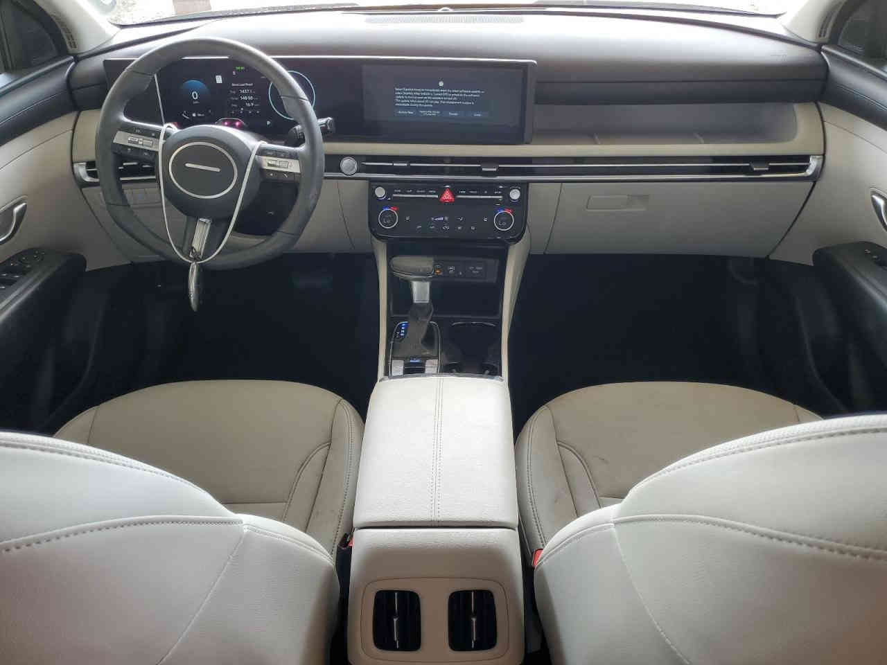 السلام عليكم توسان موديل 2025 فول مواصفات ماشية 1 الف فقط يعني زيرو بعده جديدة موعد الوصول الى عمان 10-12-2025  ترهم الي عنده كتاب شهداء او حرة السعر 145 ورقه تلفون *********** بغداد
