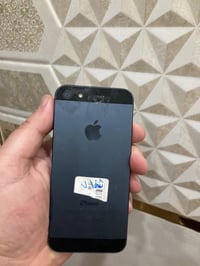 ايفون 5.5s ياباني شغال فقط واي فاي سيم كارت مقفول شبكه  شاشه مفطره او ...