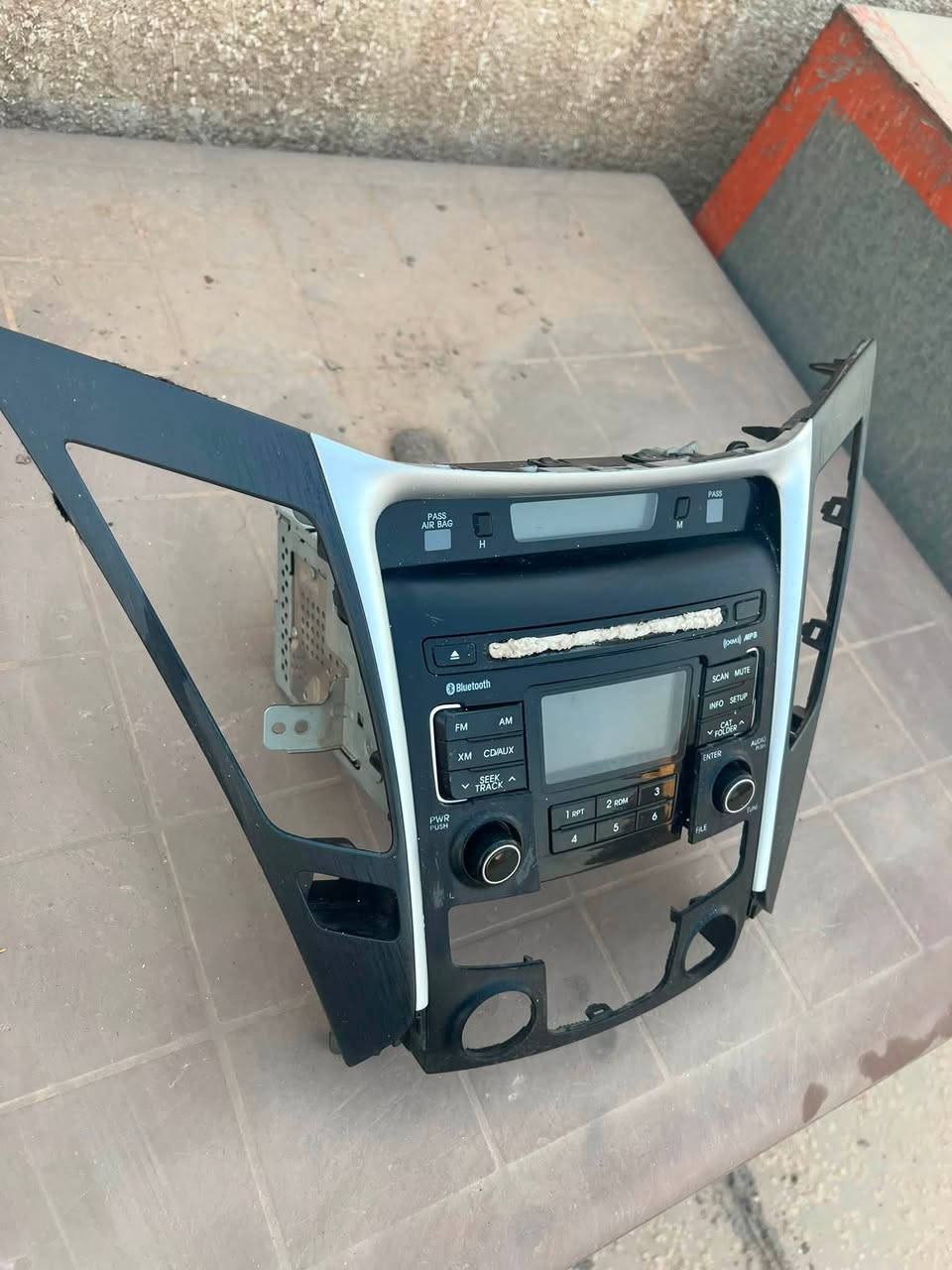 سلام عليكم
عندي كم قطعه من سيارتي سوناتا 2012 بك لايتات ثنين والمسجل مالها شغال بس متروك


**إذا كنت صاحب هذا الإعلان وتريد حذفه لأي سبب، رجاءا أرسل رسالة إلى الدعم الفني**