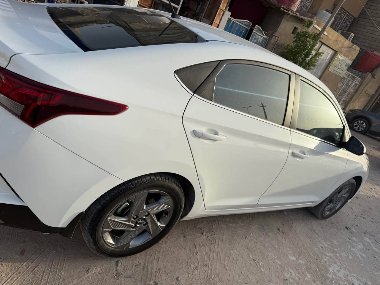 اكسنت 23 خليجي رقم بصره حره بأسمي فول مواصفات كفاله عامه دواخل دوشمه اصليه لايت زنون ماناقصها برغي السعر 147$ 
*********** البصرة, العراق
