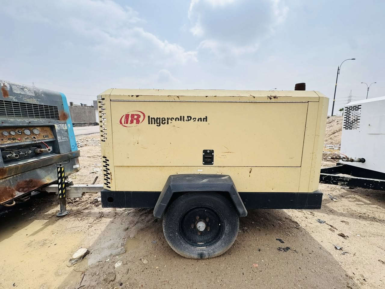 كمبريسر هواء للبيع حجم ٤٢٥ انكرسول ***********
