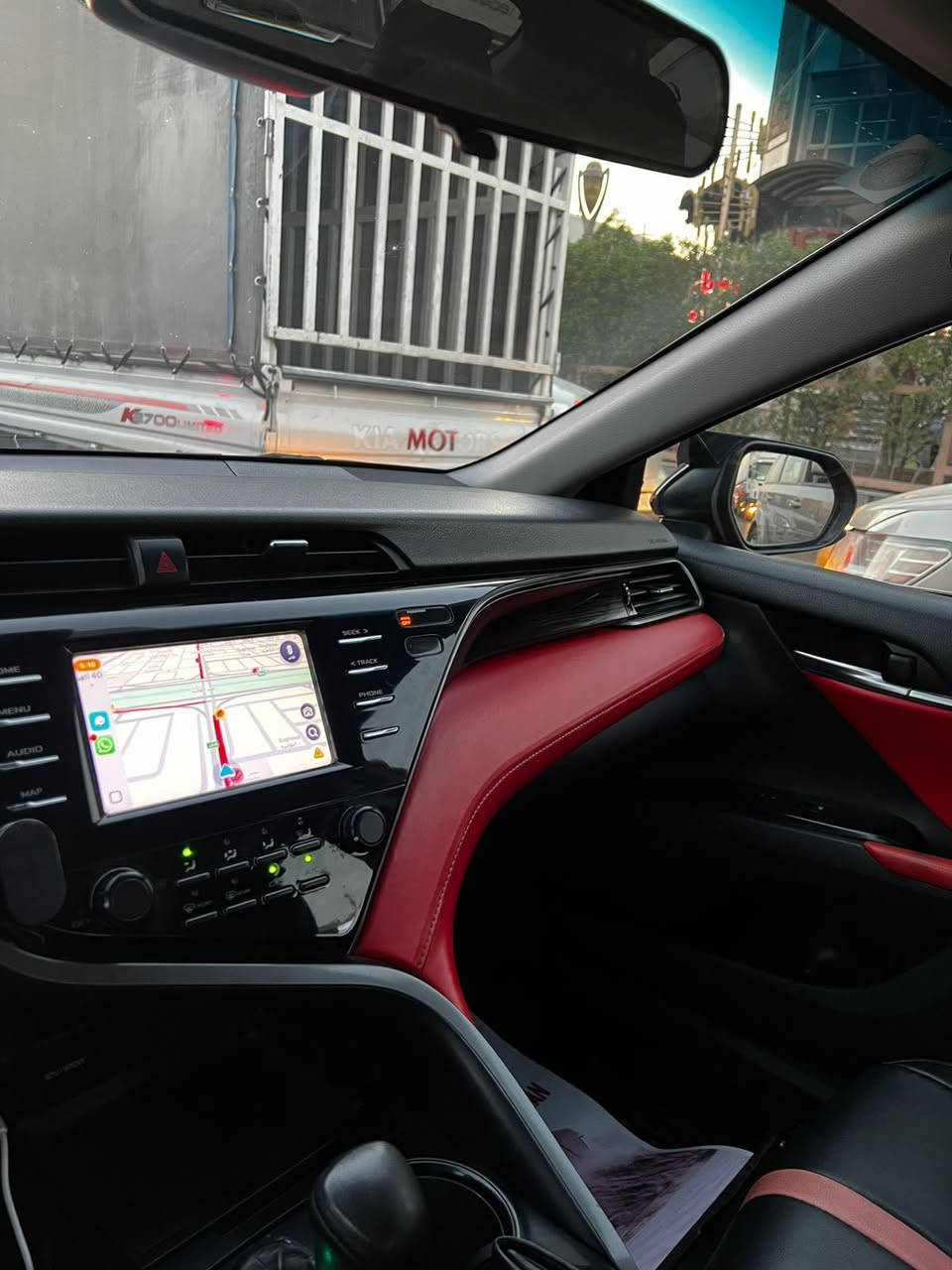 كامري موديل 2019 للبيع
السياره رقم بغداد بسمي  ماشيه 68 الف 
مواصفات LE  داخل احمر و كراسي كهرباء
السياره حادثها  قطعتين جاملغ و بنيد و الباب كلير من امريكا السياره كامله مكمله ما تصرف عليها ولا شي  و السياره بل حقيقه احلى من الصور
سعر السياره 165
رقم صاحب السياره  ***********
