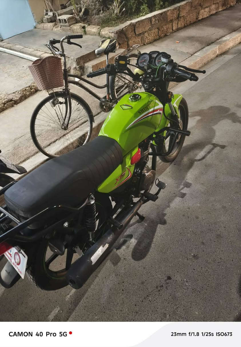 السلام عليكم . مكلف بل نشر 
للبيع او مراوس حسب القناعة 
شاينكك موديل 2023 مكمرك وكامل بسم محمد مزهر 
تسجيل بل رمادي نظافة كما موضح بالصور كامل مكمل 
السعر 1300 وبي مجال المكان عانه الاستفسار 
***********
