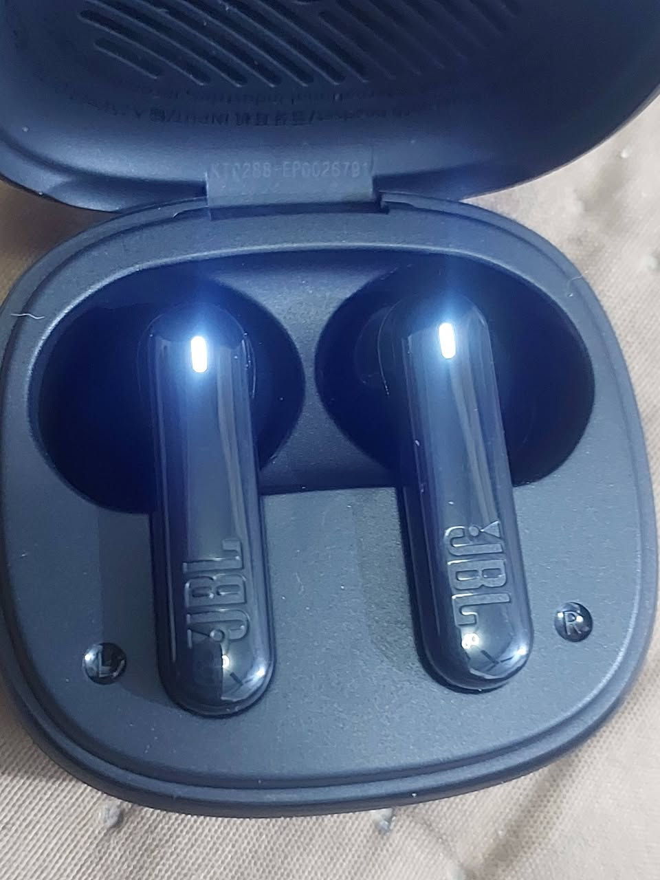 JBL T280Tws Xe 
السعر 20 الف


**إذا كنت صاحب هذا الإعلان وتريد حذفه لأي سبب، رجاءا أرسل رسالة إلى الدعم الفني**