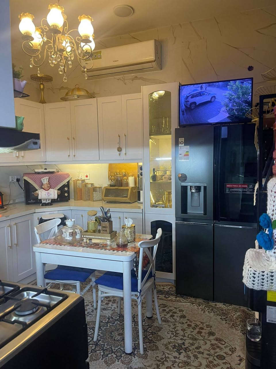 السلام عليكم من رخصت أخوية الأدمن عندي ٨٠م واجة ٨م نزال ١٠م بيت جديد درجة أولى بي كراج صالة مطبخ غرفة نوم وجلسة طابق الثاني ٢نوم وخدمات طابق الثالث غرفة بيتونة وسطحين الموقع القاهرة الظباط خلف كلية الإمام جعفر الصادق موقع حلو أستفسار على رقم ***********
