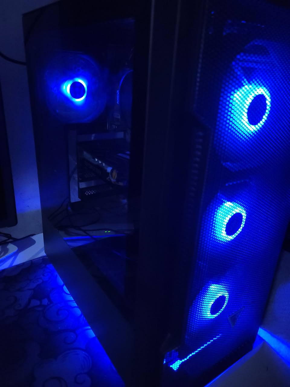 حاسبة العاب بسعر كلش مناسب مقابل اداء تشغل كل الالعاب بأداء خرافي وتفيد المونتاج 

معالج : Ryzen 5 4650g pro 
بورد : b450
كرت شاشة : 1660super 6gb
رامات : 16 3200

بور سبلاي : 550w
كيس اربع فانات RGB وفيه تحت هم RGB

مكاني بغداد الدورة شارع المعلمين 
السعر ٦٢٥ الف بي مجال للطيبين


**إذا كنت صاحب هذا الإعلان وتريد حذفه لأي سبب، رجاءا أرسل رسالة إلى الدعم الفني**